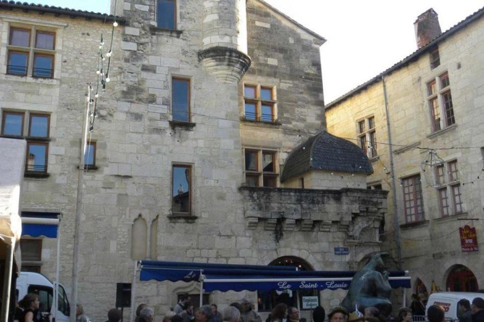 Appartement De Charme Dans Immeuble Haussmannien Périgueux Exteriér fotografie