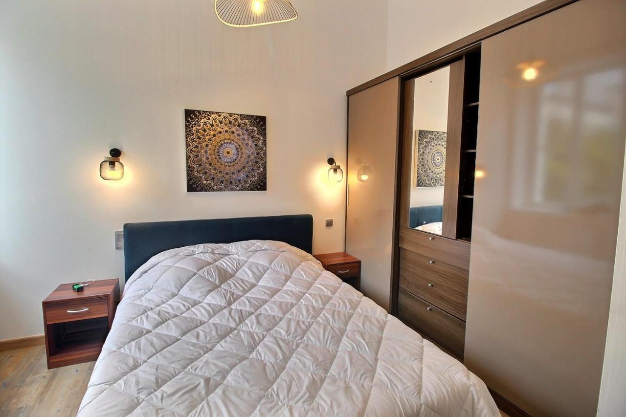 Appartement De Charme Dans Immeuble Haussmannien Périgueux Exteriér fotografie