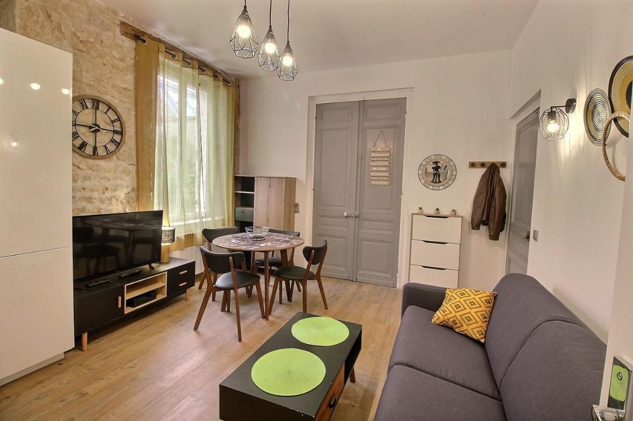 Appartement De Charme Dans Immeuble Haussmannien Périgueux Exteriér fotografie