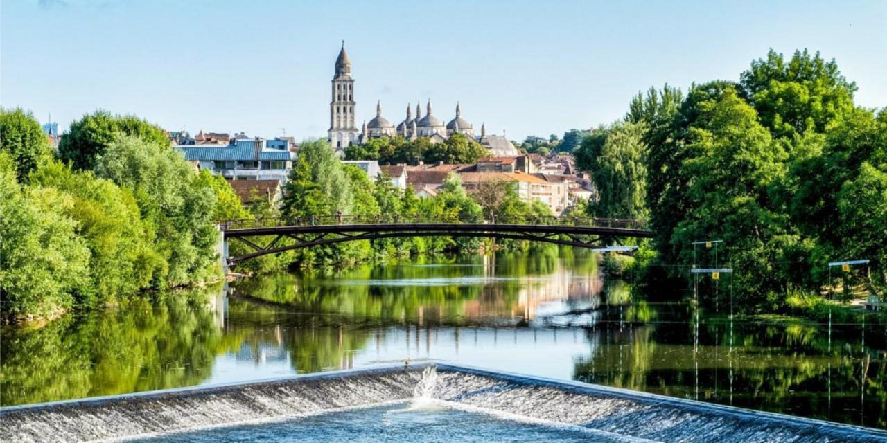Appartement De Charme Dans Immeuble Haussmannien Périgueux Exteriér fotografie